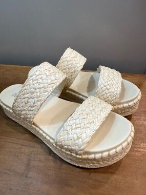 MIA Woven Platform Sandals Womens 6.5 Cream Raffia Slides LIKE NEW